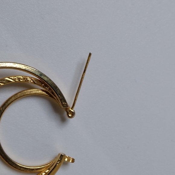 Circular Metal Layered Hoop Earrings - Picture 12 of 15